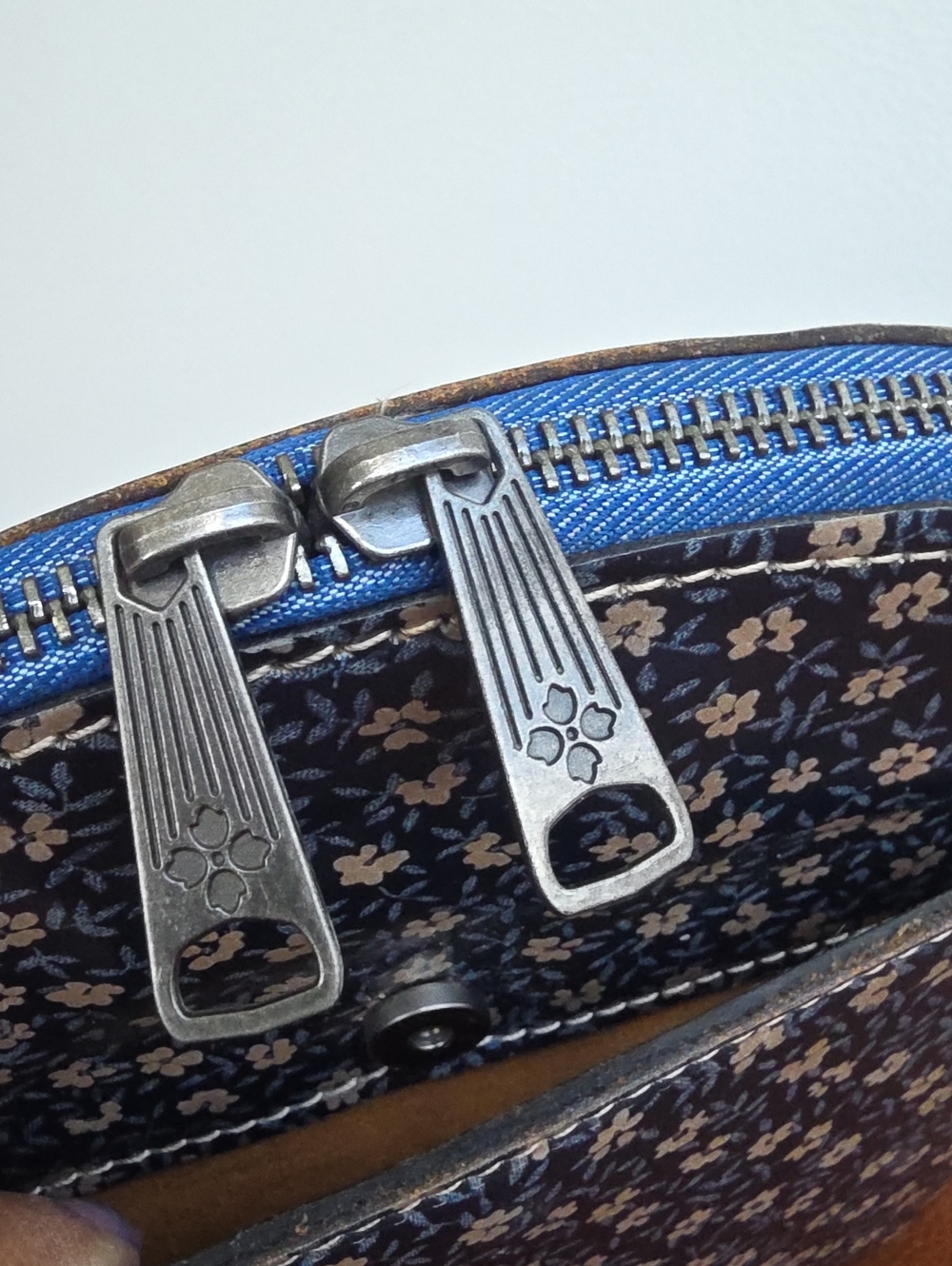 PATRICIA NASH Venezia Daisy Navy Blue Leather Crossbody Bag - Picture 8 of 13